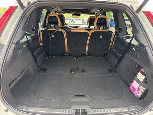 Used 2016 Volvo XC90 T6 Momentum w/ Momentum Plus Package image 8