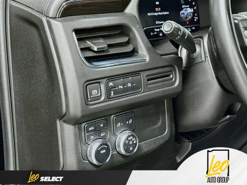 Used 2024 GMC Yukon XL SLE AWD/4WD image 11