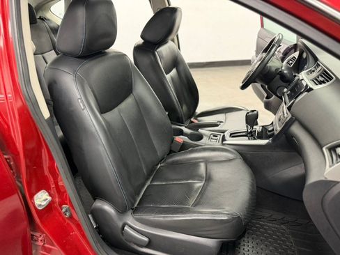 Used 2019 Nissan Sentra SR w/ Premium Package (SR) FWD image 35