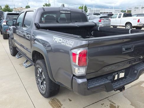 Used 2020 Toyota Tacoma TRD Off-Road w/ Technology Package AWD/4WD image 3