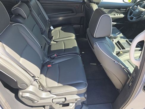 New 2026 Honda Odyssey Touring image 27