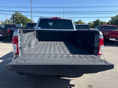 Used 2021 RAM 2500 Tradesman w/ Chrome Appearance Group AWD/4WD image 9