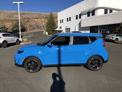 Used 2025 Kia Soul EX image 12