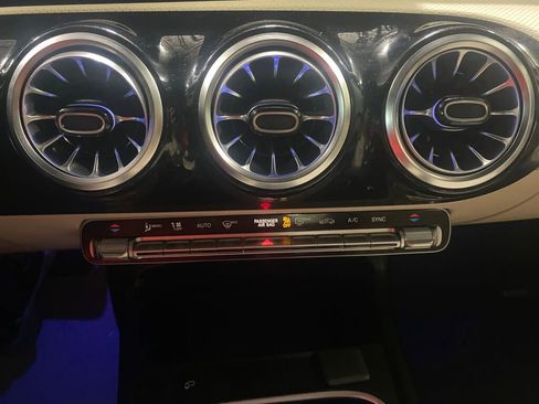 Used 2022 Mercedes-Benz A 220 4MATIC image 13