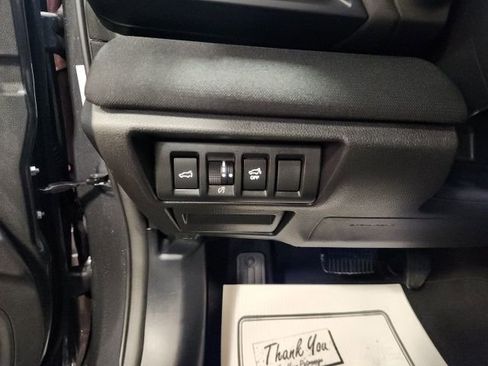 Used 2025 Subaru Outback Premium AWD/4WD image 19