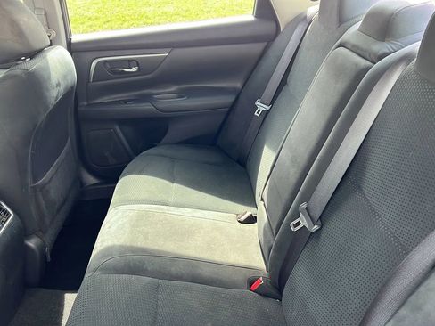 Used 2015 Nissan Altima 2.5 SV w/ Convenience Package FWD image 14