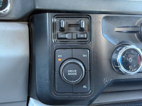 Certified 2024 Ford F350 Limited image 27