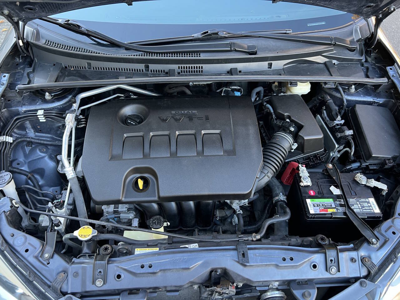 Used 2016 Toyota Corolla LE FWD image 19