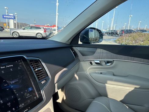 Certified 2023 Volvo XC90 B5 Plus image 28