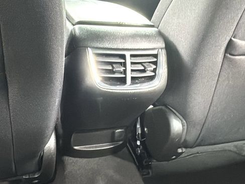 Used 2024 Chevrolet Malibu LT image 32