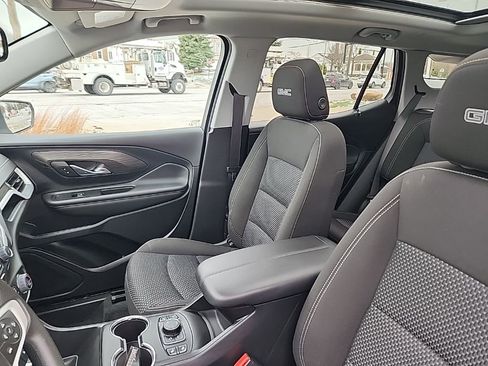 Used 2023 GMC Terrain SLE w/ Driver Convenience Package image 15