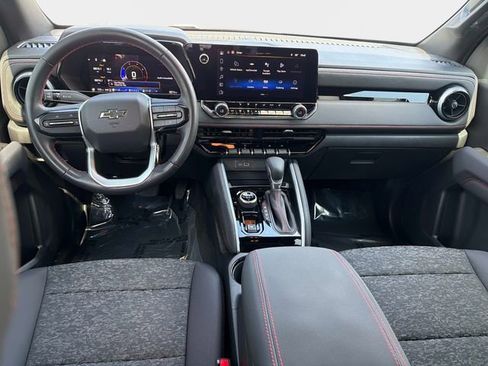 Used 2025 Chevrolet Colorado Z71 AWD/4WD image 15