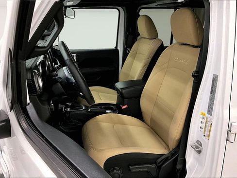 Used 2018 Jeep Wrangler Unlimited Sahara w/ Dual Top Group image 21