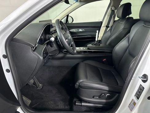 Used 2025 Genesis GV70 2.5T image 11