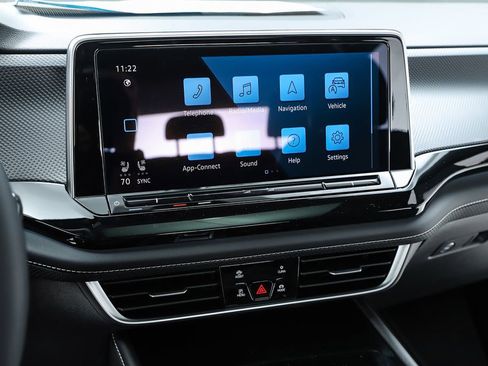 New 2026 Volkswagen Atlas Cross Sport SEL image 25