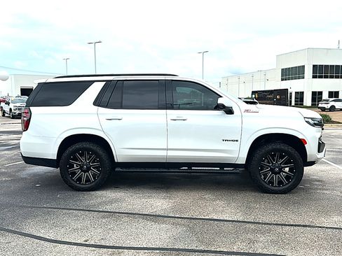 Used 2024 Chevrolet Tahoe Z71 w/ Luxury Package AWD/4WD image 9