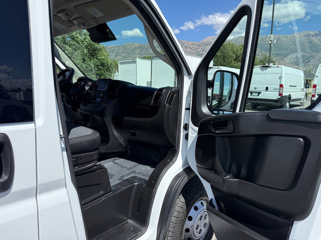 Used 2023 RAM ProMaster 3500 FWD image 16