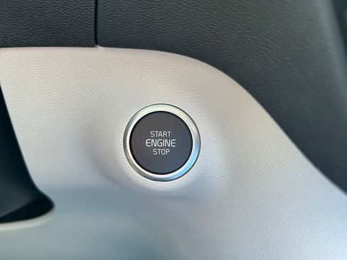 New 2026 Volvo XC40 B5 Plus w/ Climate Package image 23