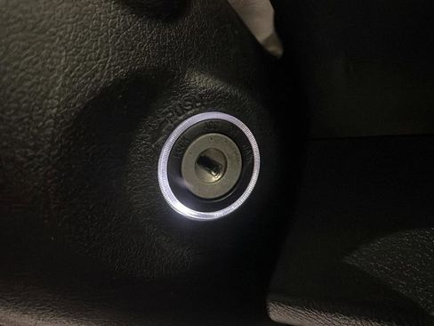 Used 2017 Toyota Camry SE image 24