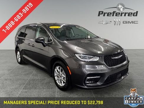 Used 2023 Chrysler Pacifica Touring-L FWD image 1