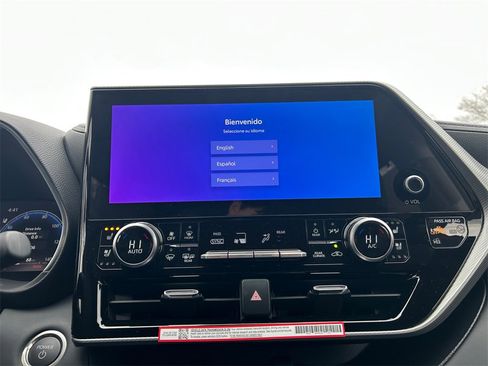 New 2026 Toyota Highlander Platinum image 21