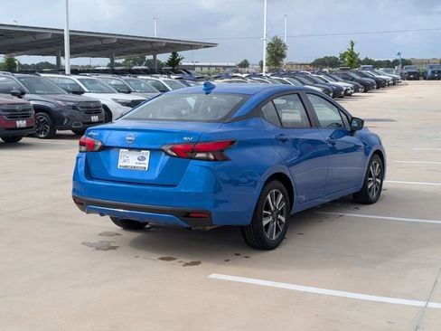 Used 2024 Nissan Versa SV FWD image 5
