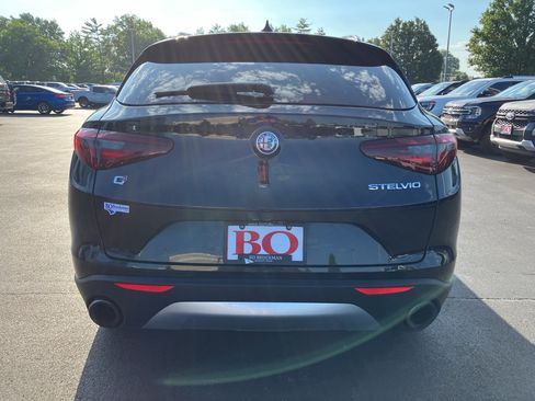 Used 2019 Alfa Romeo Stelvio Ti Sport w/ Quick Order Package 22S Sport AWD/4WD image 5