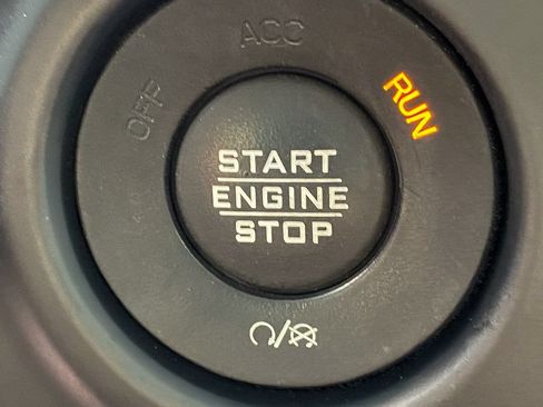 Used 2020 Jeep Wrangler Sport AWD/4WD image 4