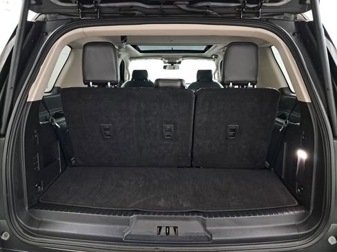 Used 2018 Ford Expedition Platinum image 40