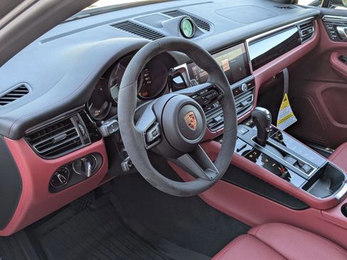New 2026 Porsche Macan S image 4