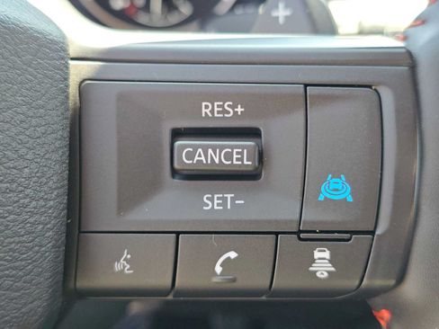 Used 2025 Nissan Rogue SV AWD/4WD image 28