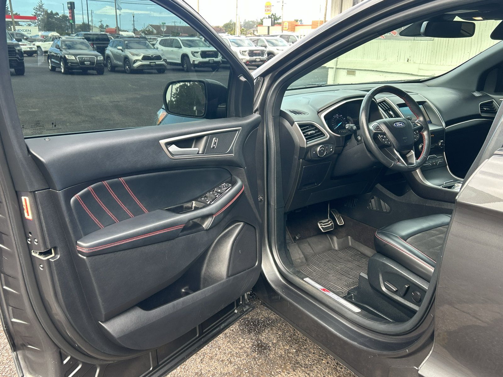 Used 2020 Ford Edge ST-Line w/ Cold Weather Package AWD/4WD image 25