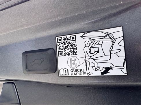 Used 2023 Toyota RAV4 Limited image 17