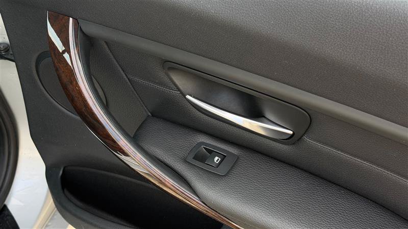 Used 2014 BMW 335i xDrive Sedan AWD/4WD image 39