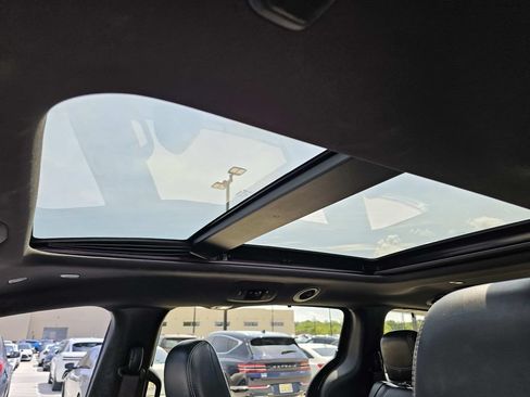 Used 2019 Chrysler Pacifica Limited w/ Advanced Safetytec Group FWD image 17