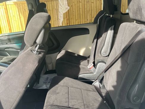 Used 2013 Dodge Grand Caravan SE image 10