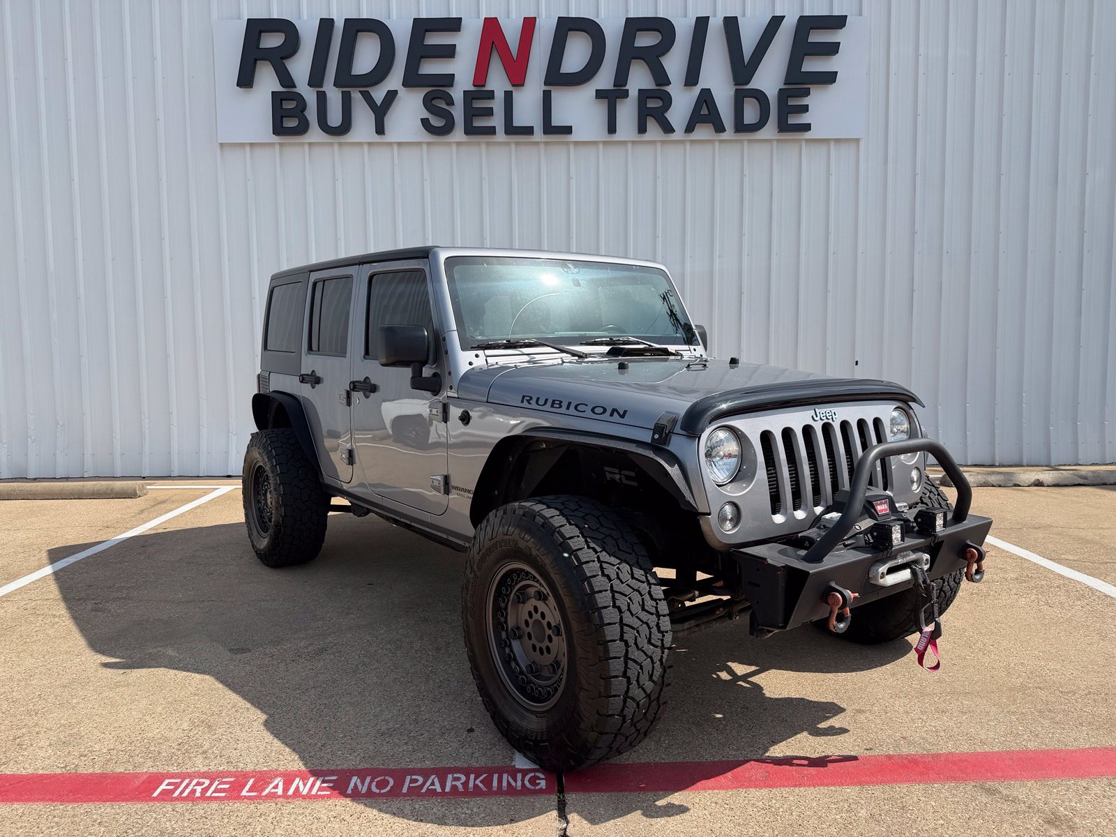 Used 2016 Jeep Wrangler Unlimited Rubicon w/ Connectivity Group AWD/4WD image 9