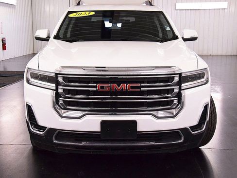 Used 2023 GMC Acadia SLE w/ Driver Convenience Package image 2
