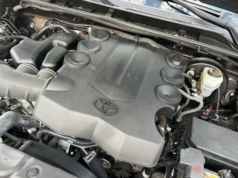 Used 2019 Toyota 4Runner SR5 Premium RWD image 32