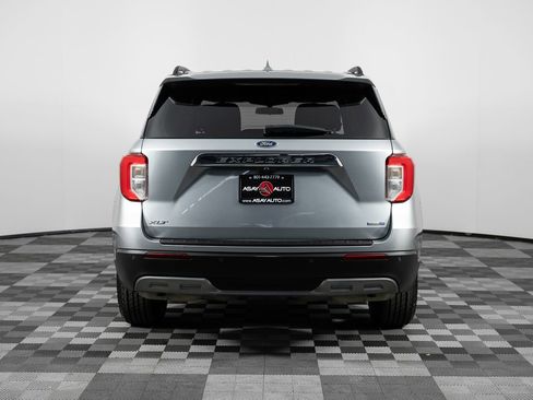 Used 2020 Ford Explorer XLT w/ Equipment Group 202A image 6
