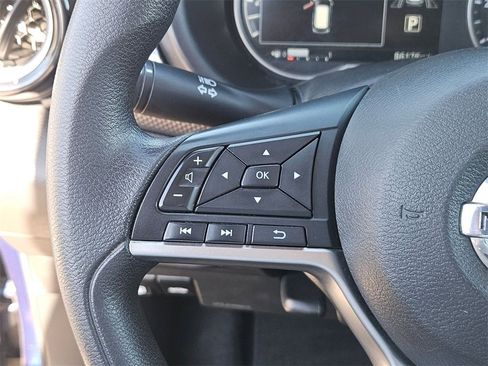 Used 2020 Nissan Kicks SV image 16