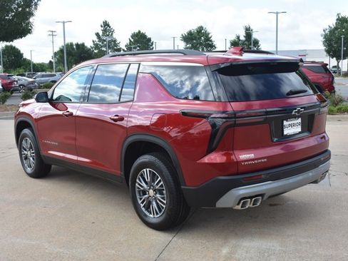 New 2026 Chevrolet Traverse LT w/ Driver Confidence Package FWD image 8