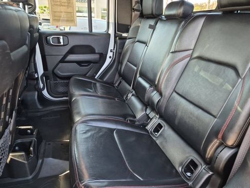 Used 2022 Jeep Gladiator Rubicon AWD/4WD image 17