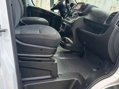 Used 2025 RAM ProMaster 2500 w/ Convenience Group FWD image 32