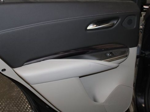 Certified 2022 Cadillac XT4 Luxury w/ Cold Weather Package image 22