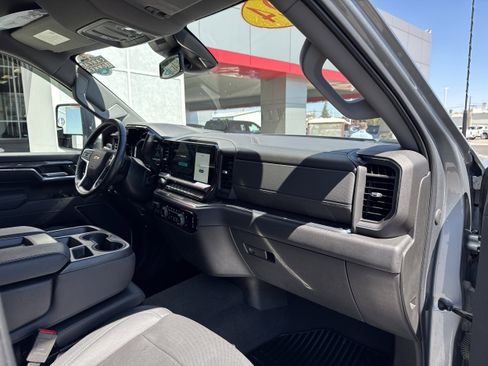 Used 2024 Chevrolet Silverado 2500 LTZ AWD/4WD image 15