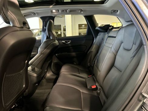 Used 2020 Volvo XC60 T6 Momentum w/ Protection Package Premier AWD/4WD image 21
