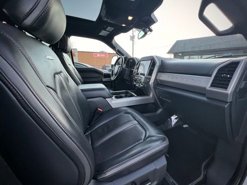 Used 2022 Ford F250 Platinum w/ FX4 Off-Road Package image 31
