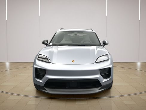 Certified 2025 Porsche Macan 4S Electric AWD/4WD image 28