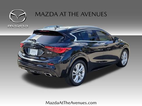 Used 2019 INFINITI QX30 FWD image 4
